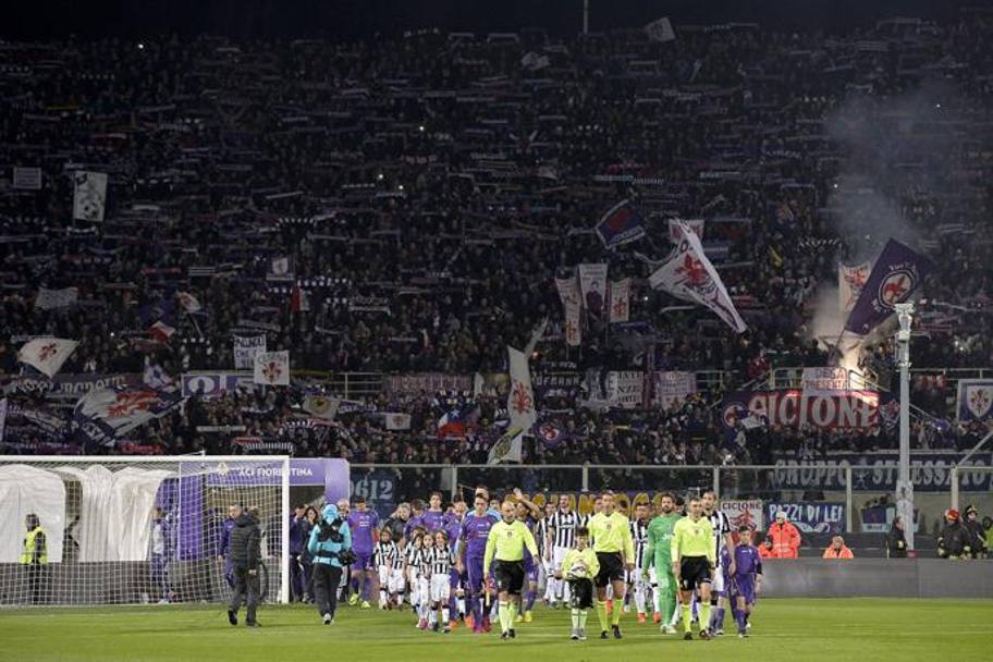 Cos i tifosi della Fiorentina accolgono le due squadre